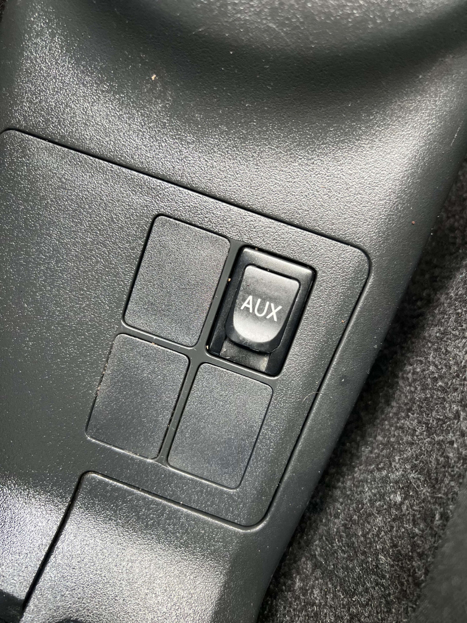 Used Toyota Yaris 2010 for sale - 76848488: Photo 34