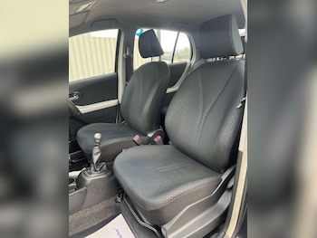 Used Toyota Yaris 2010 for sale - 76848488: Photo