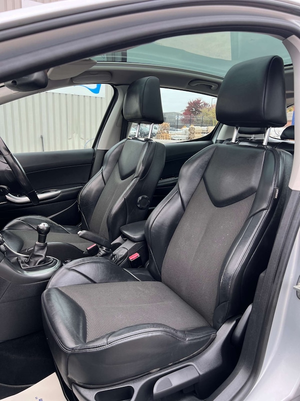 Used Peugeot 308 2013 for sale - 76331513: Photo 15