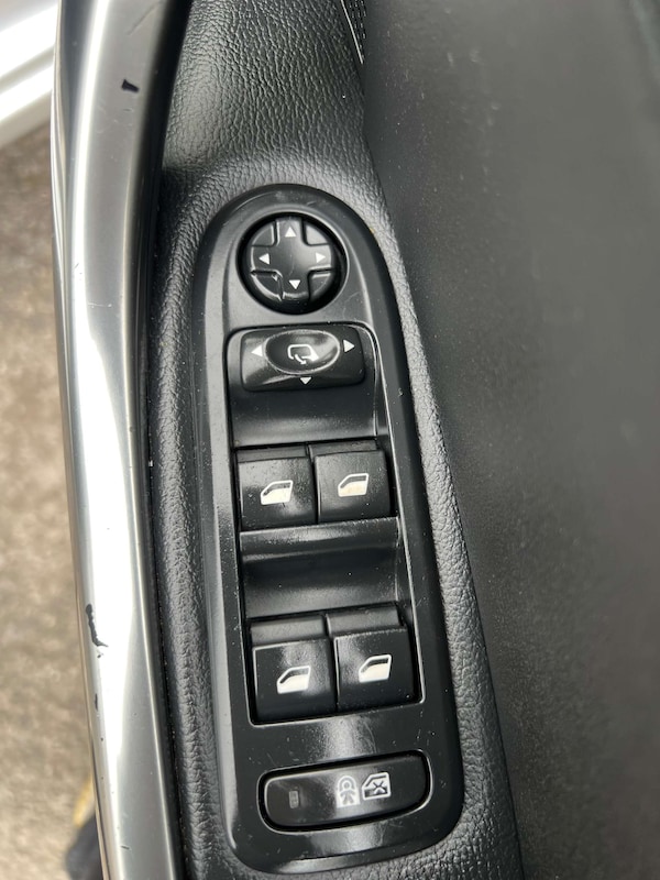 Used Peugeot 308 2013 for sale - 76331513: Photo 33