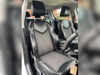 Used Peugeot 308 2013 for sale - 76331513: Photo