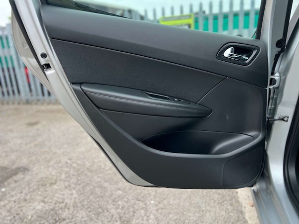 Used Peugeot 308 2013 for sale - 76331513: Photo 51