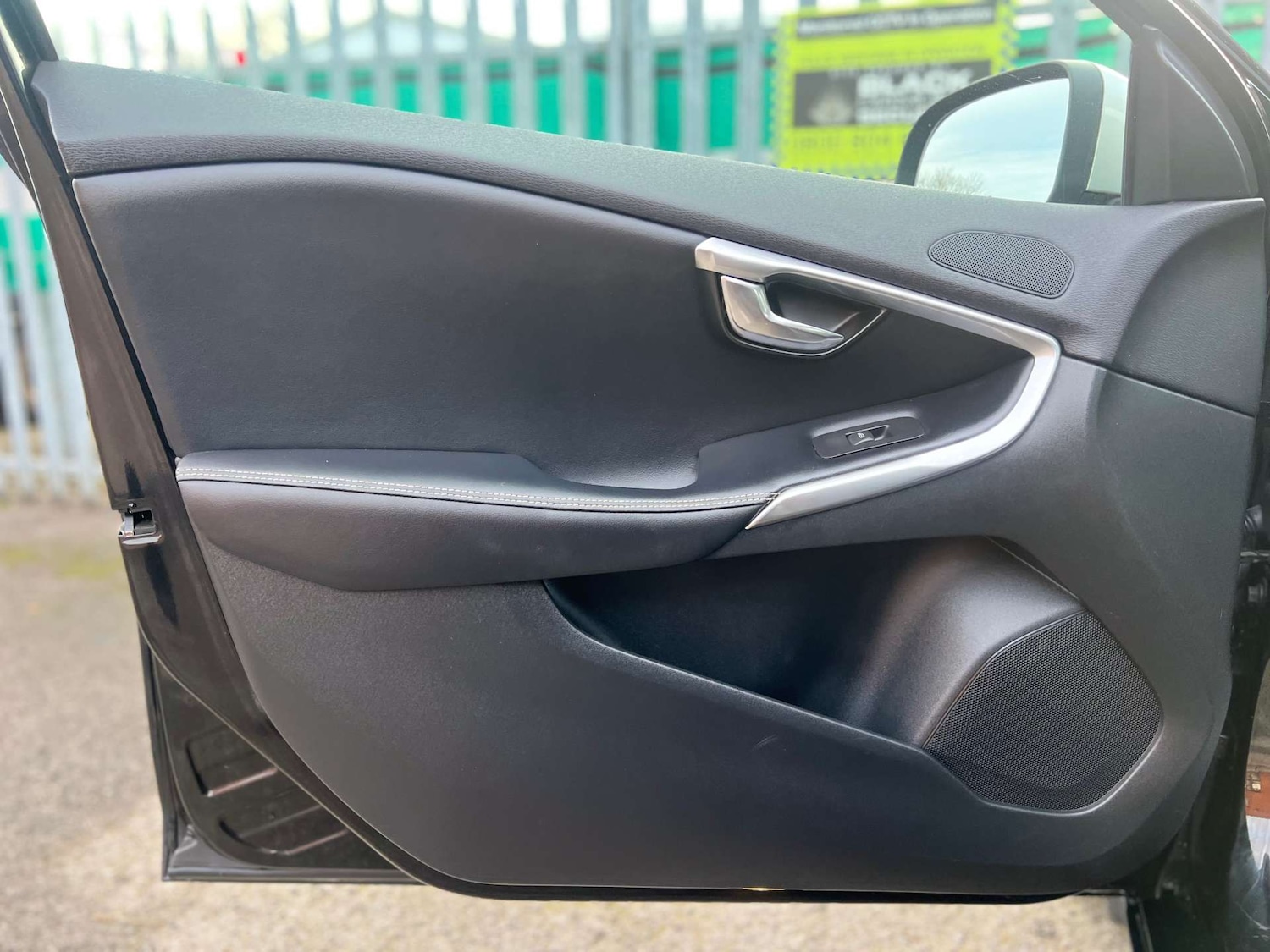 Used Volvo V40 2016 for sale - 77003518: Photo 27