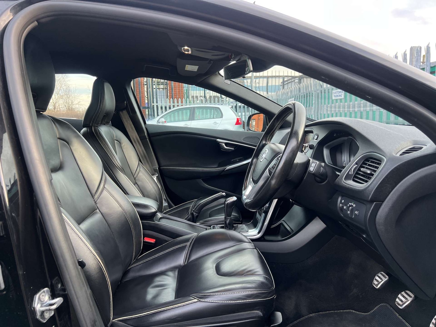 Used Volvo V40 2016 for sale - 77003518: Photo 40