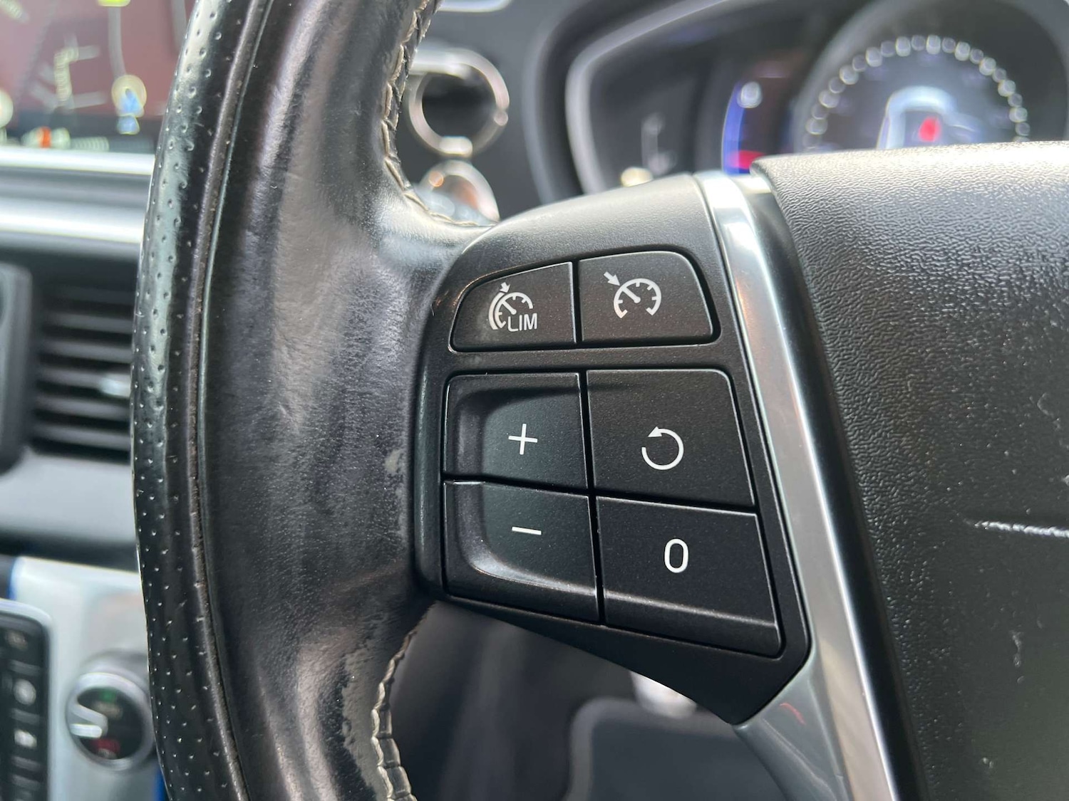 Used Volvo V40 2016 for sale - 77003518: Photo 44