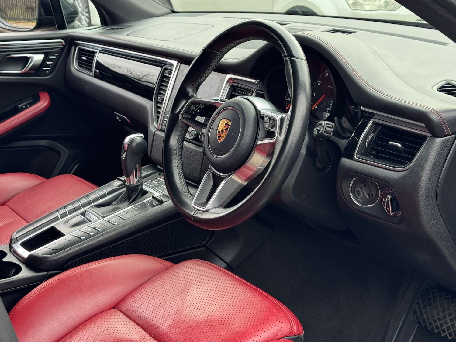 Used Porsche Macan 2024 for sale - 77792533: Photo 43