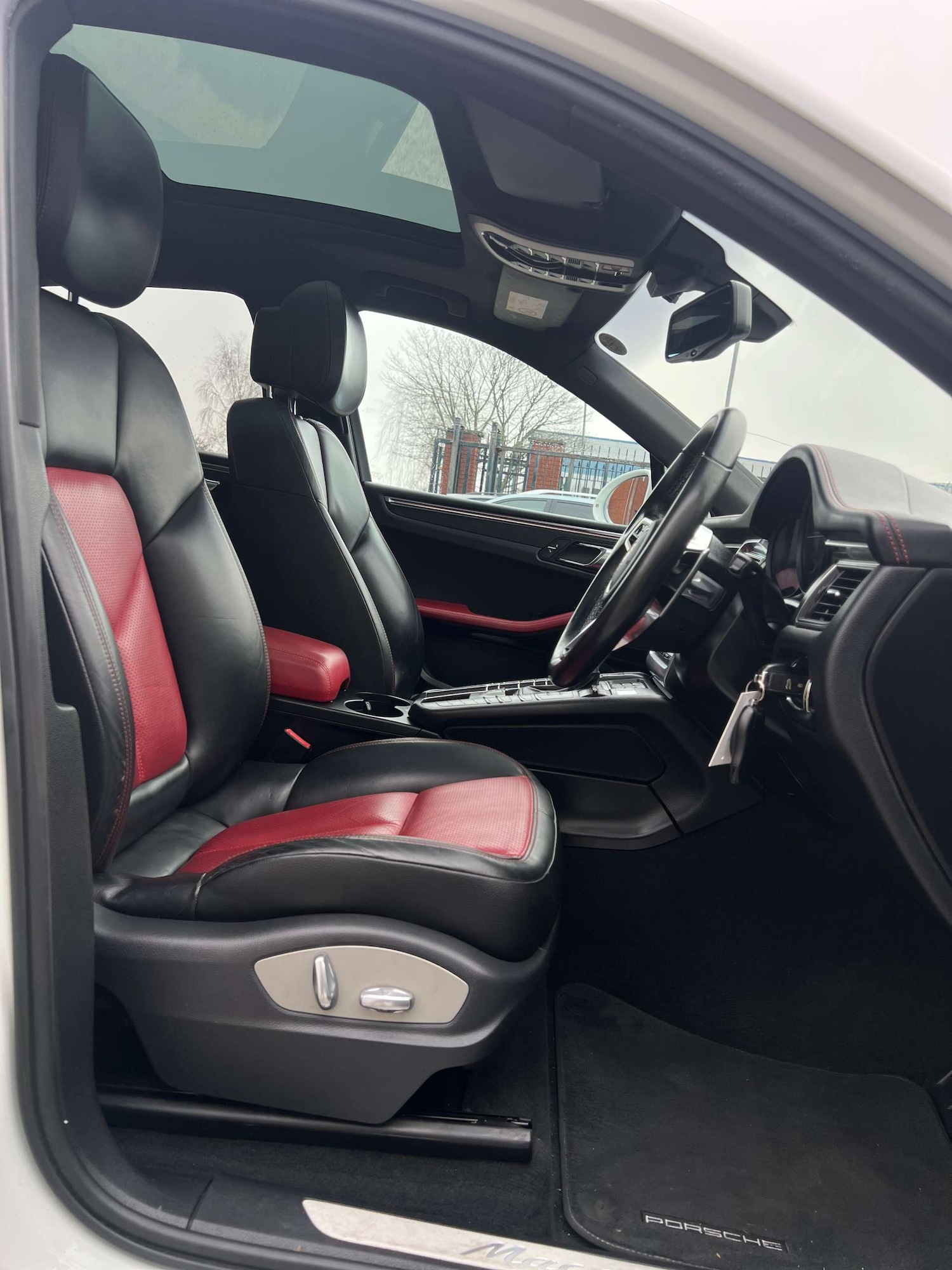 Used Porsche Macan 2015 for sale - 77470104: Photo 12