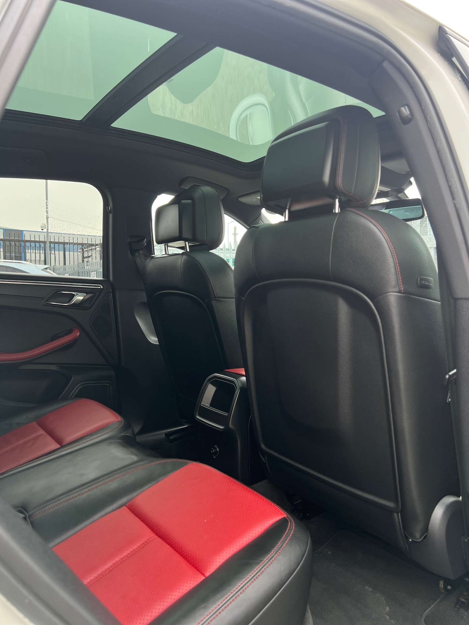 Used Porsche Macan 2015 for sale - 77470104: Photo 24