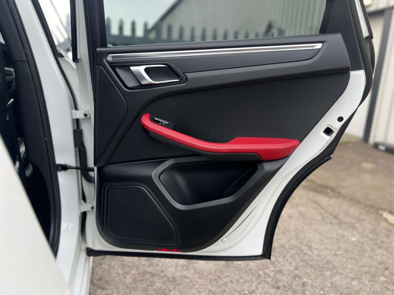 Used Porsche Macan 2015 for sale - 77470104: Photo 45