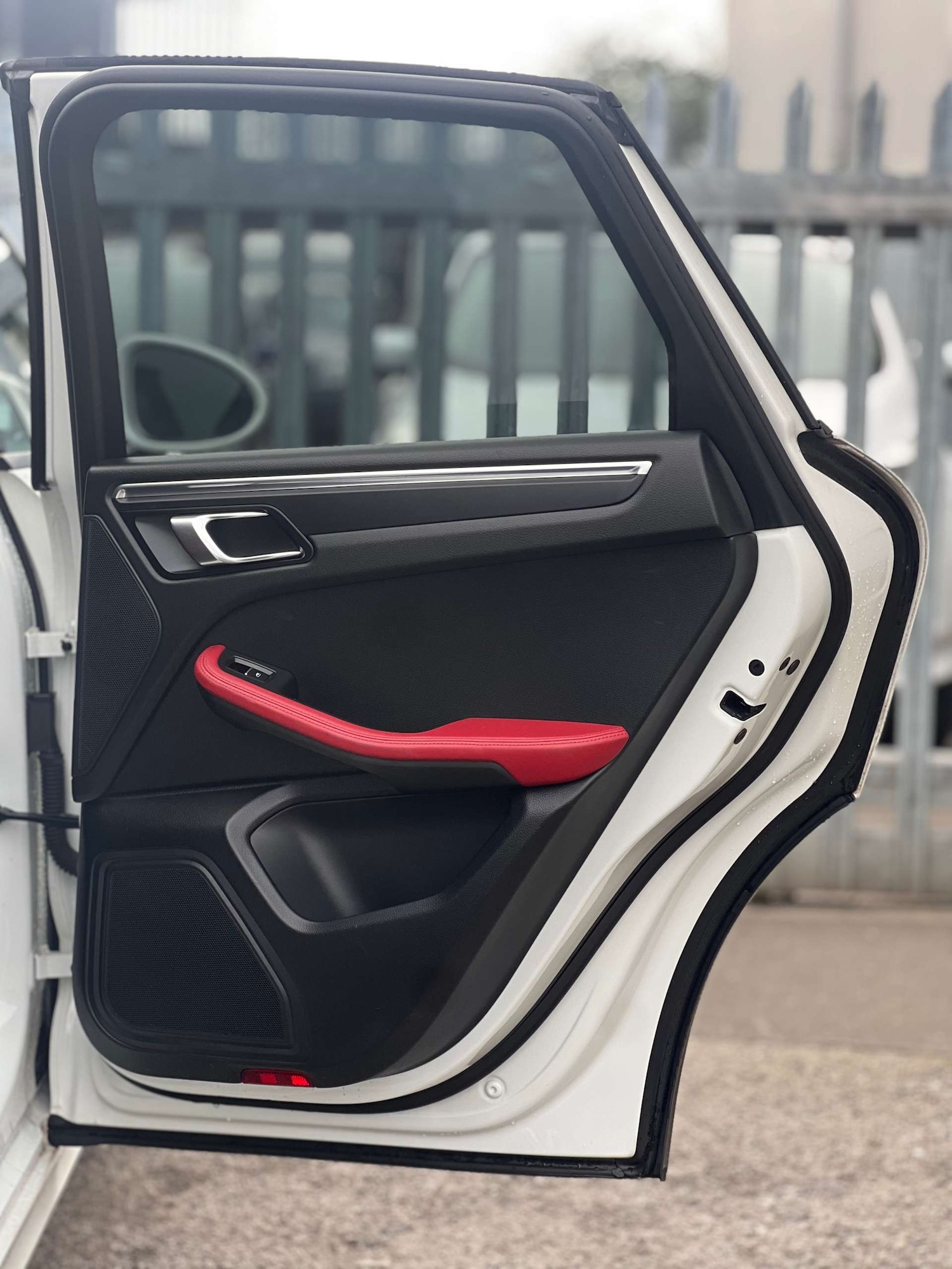 Used Porsche Macan 2015 for sale - 77470104: Photo 50