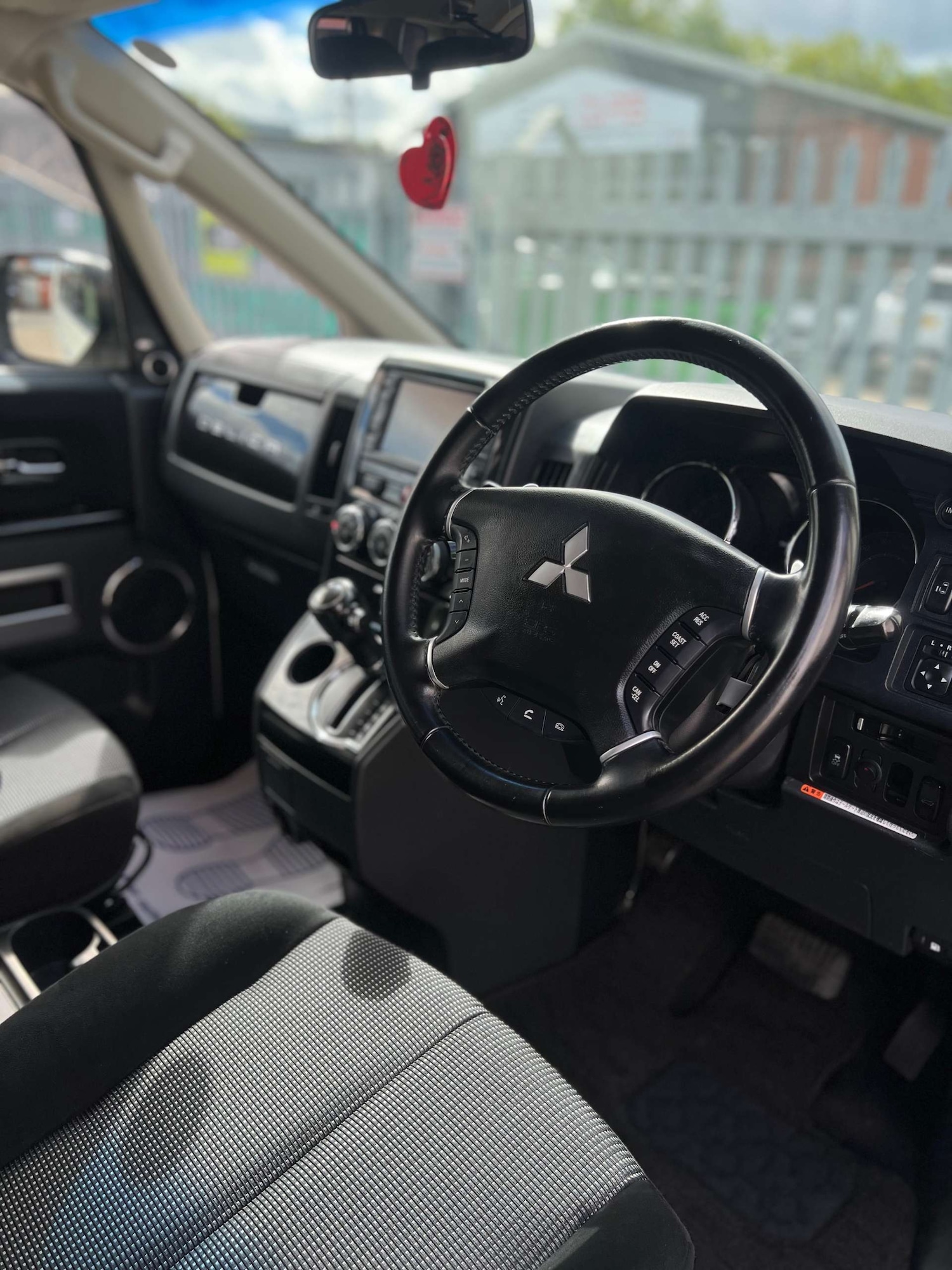 Used Mitsubishi Delica 2025 for sale - 77003521: Photo 31