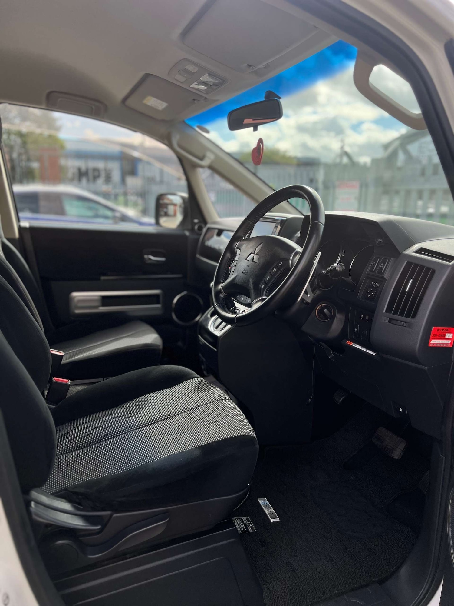 Used Mitsubishi Delica 2025 for sale - 77003521: Photo 32