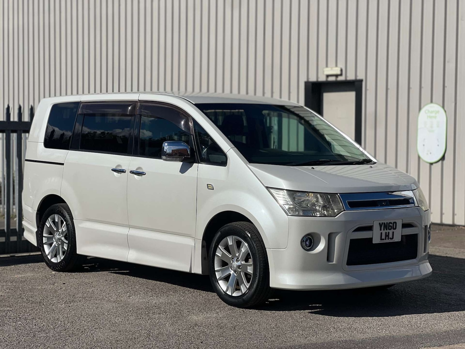 Used Mitsubishi Delica 2025 for sale - 77003521: Photo 4