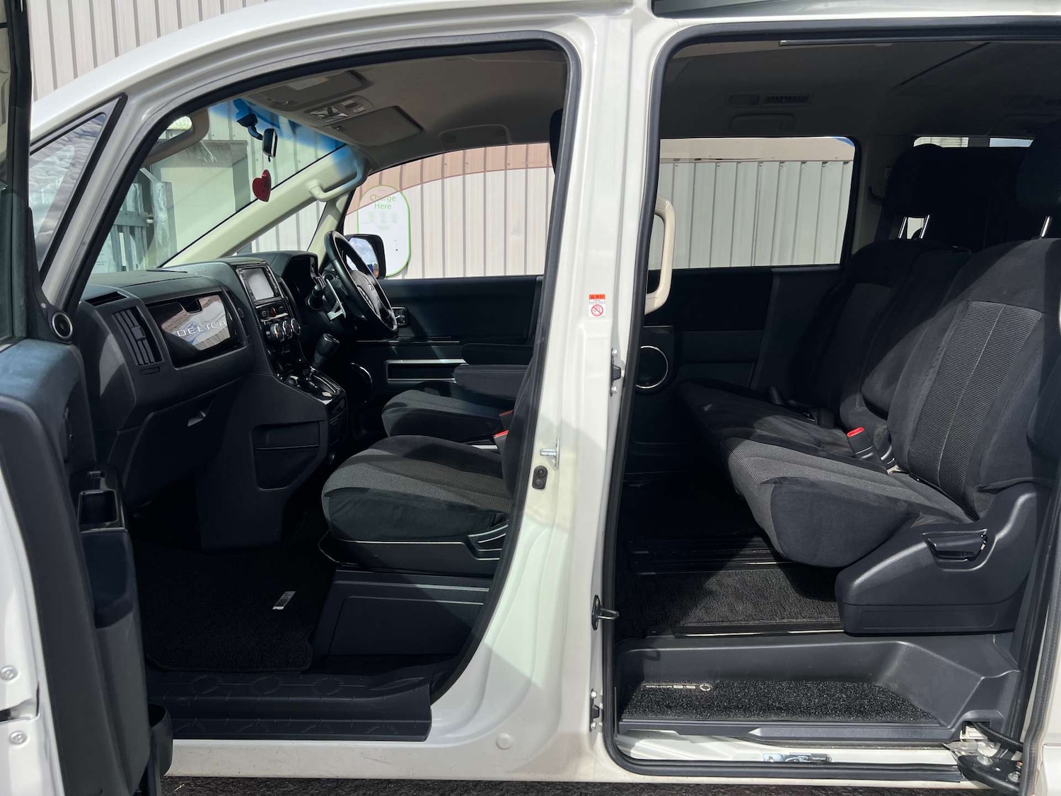 Used Mitsubishi Delica 2025 for sale - 77003521: Photo 72