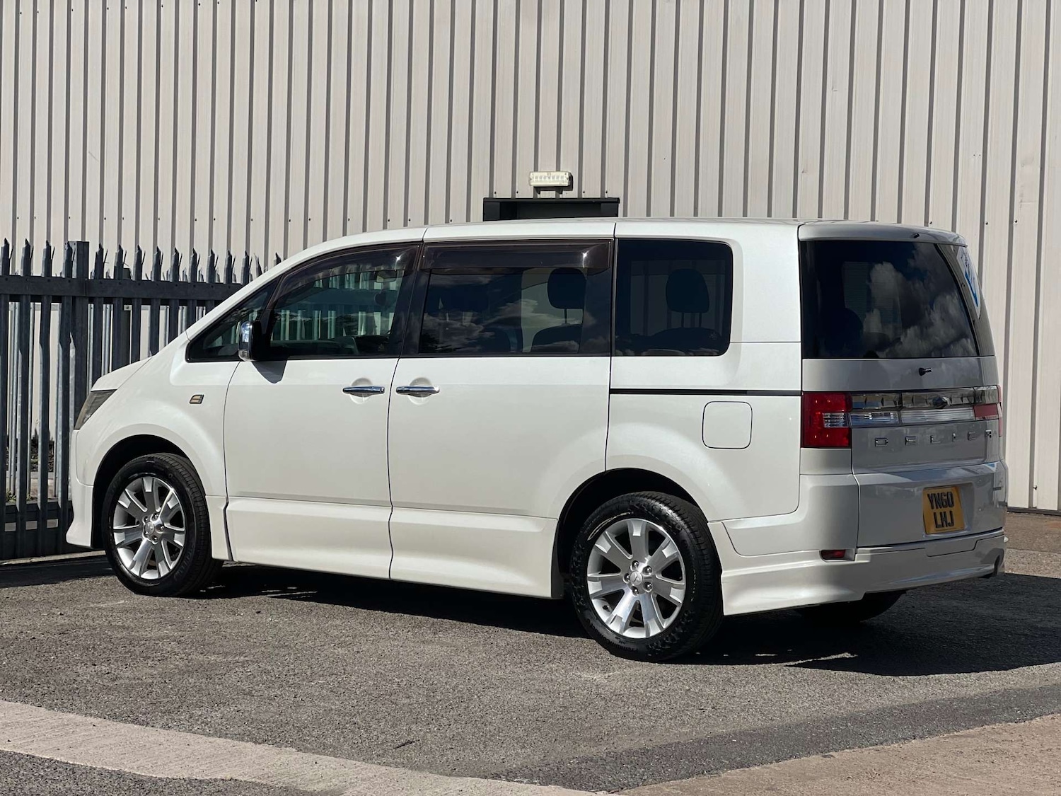 Used Mitsubishi Delica 2025 for sale - 77003521: Photo 9