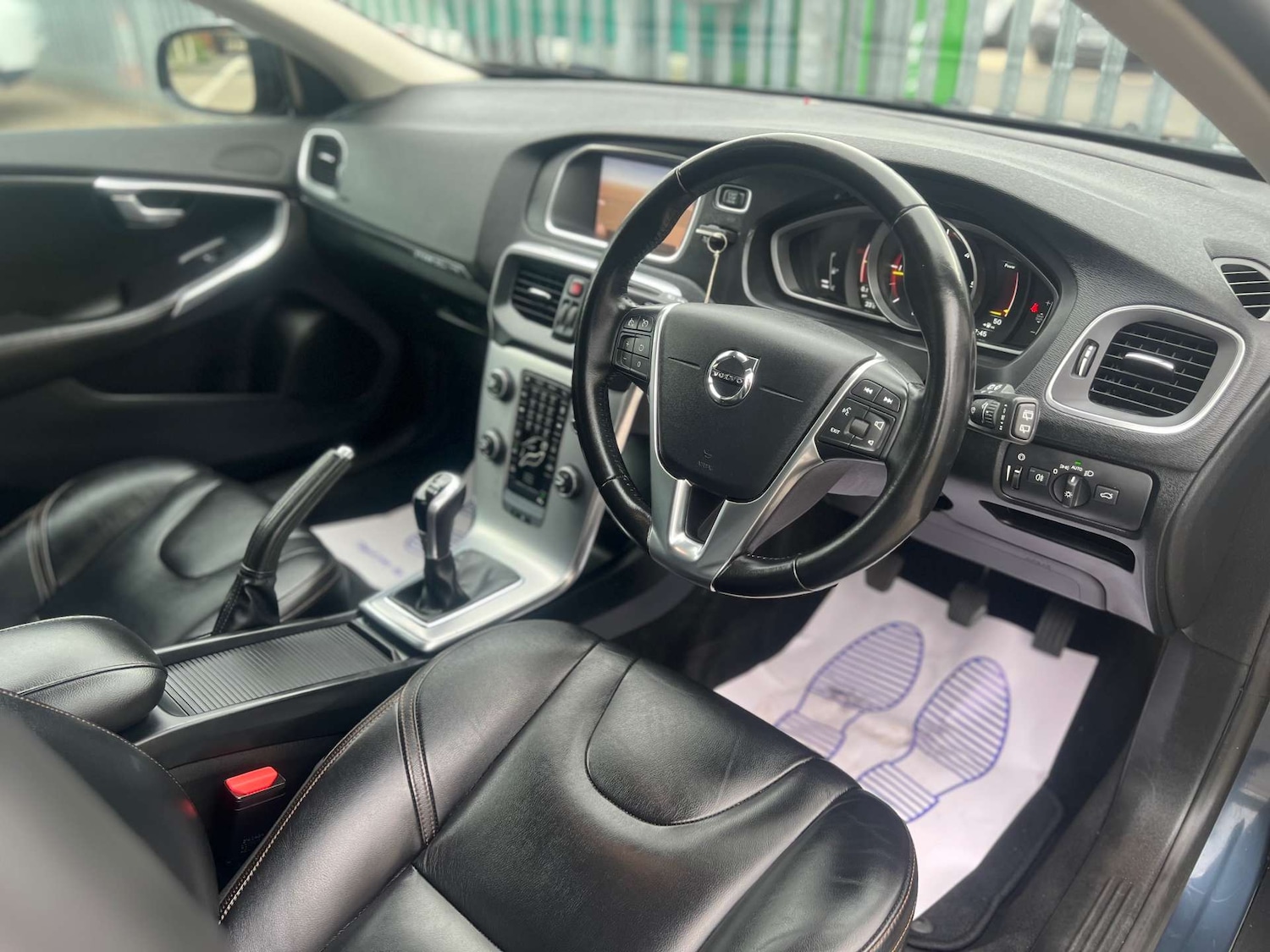 Used Volvo V40 2017 for sale - 76278139: Photo 2