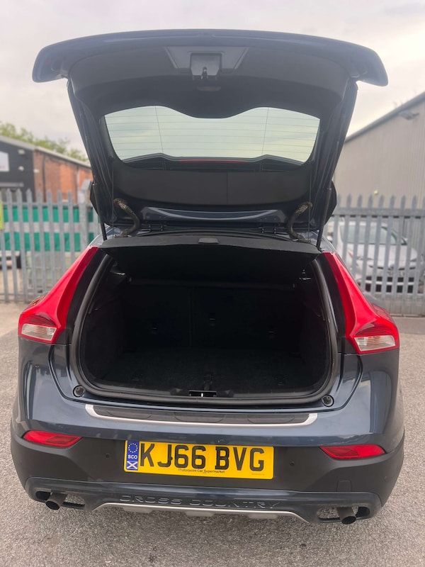 Used Volvo V40 2017 for sale - 76278139: Photo 29