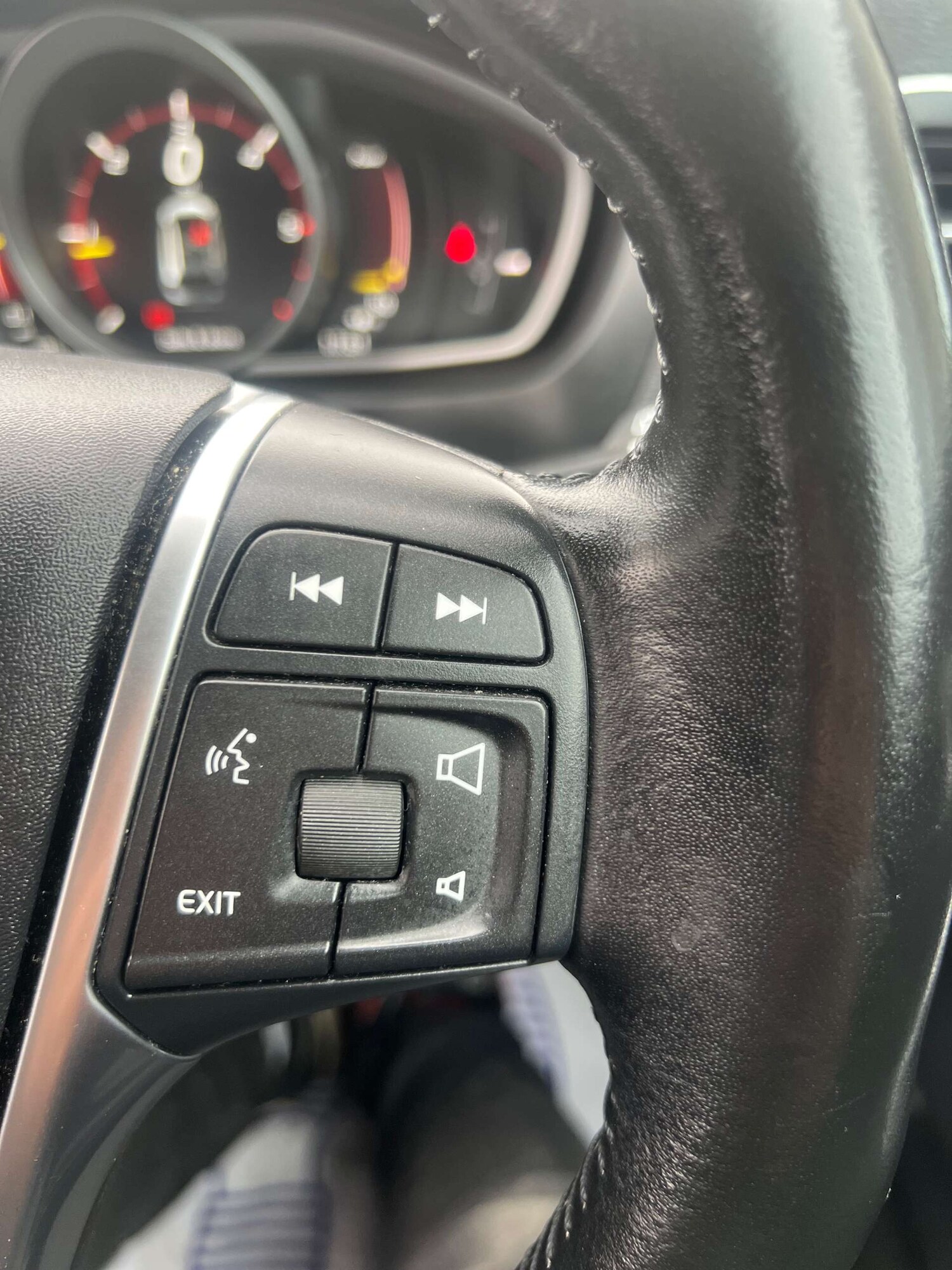 Used Volvo V40 2017 for sale - 76278139: Photo 37