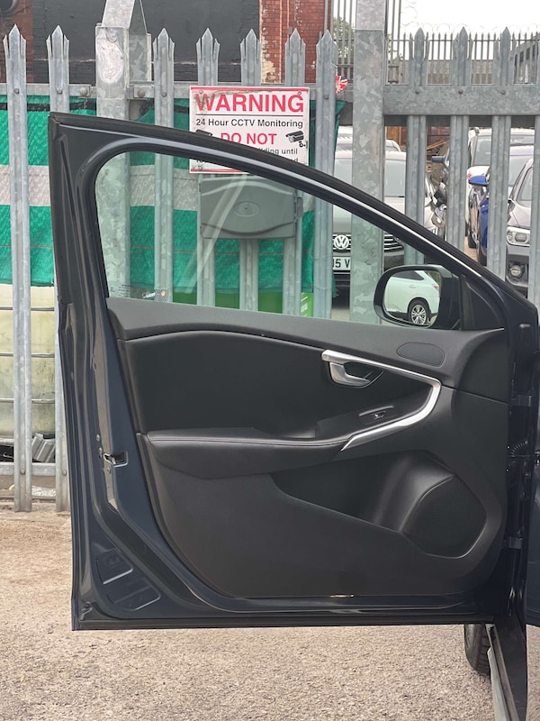 Used Volvo V40 2017 for sale - 76278139: Photo 43