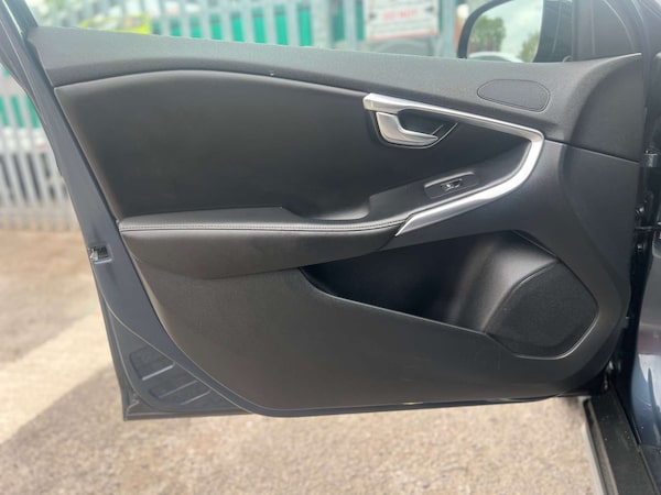 Used Volvo V40 2017 for sale - 76278139: Photo 45