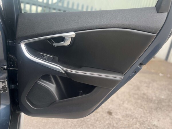 Used Volvo V40 2017 for sale - 76278139: Photo 46