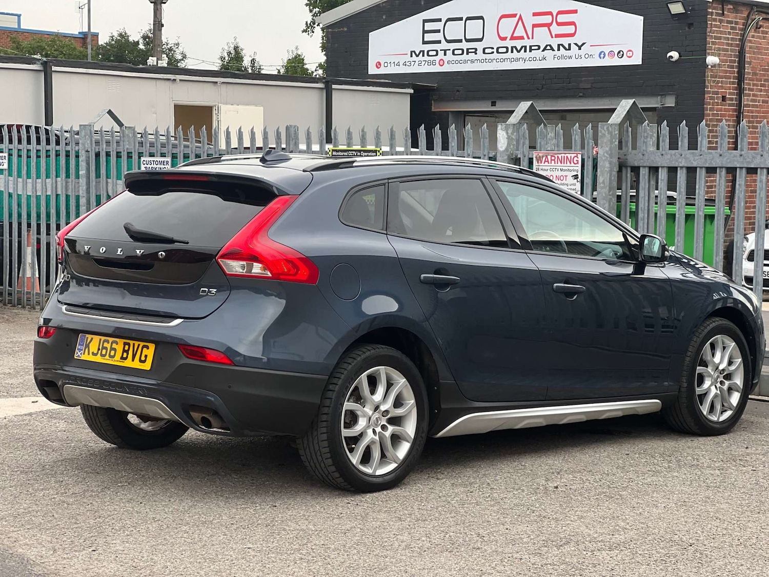 Used Volvo V40 2017 for sale - 76278139: Photo 5