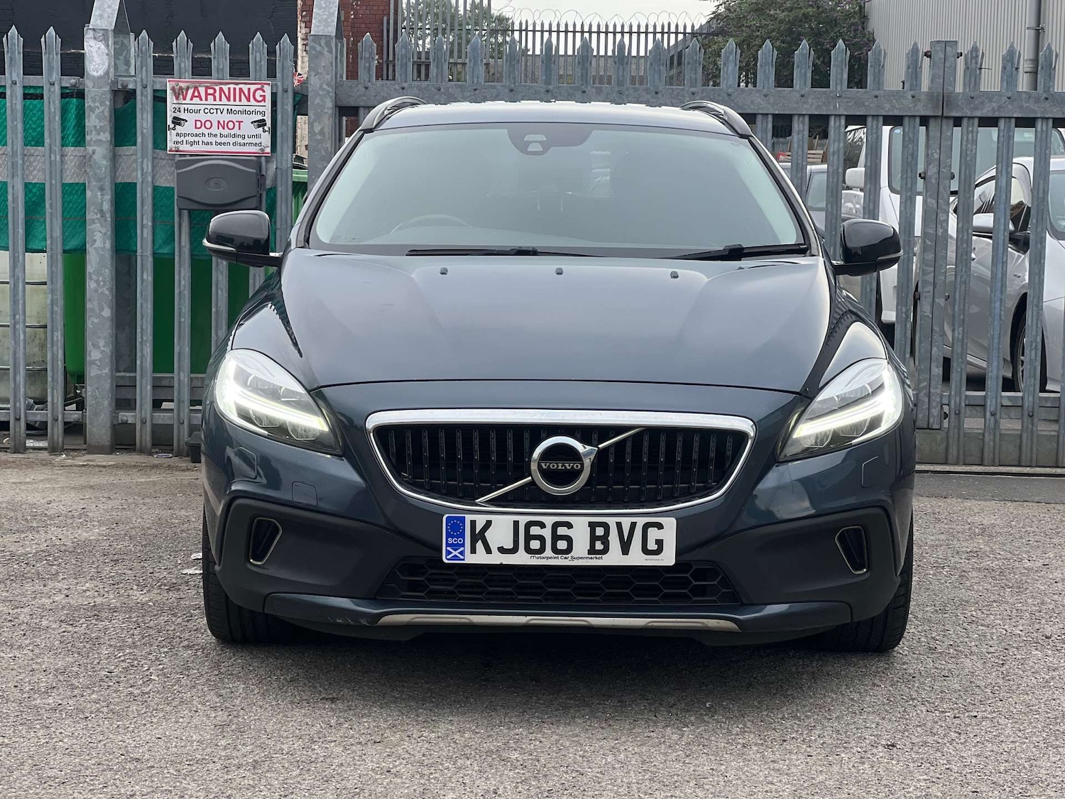 Used Volvo V40 2017 for sale - 76278139: Photo 7