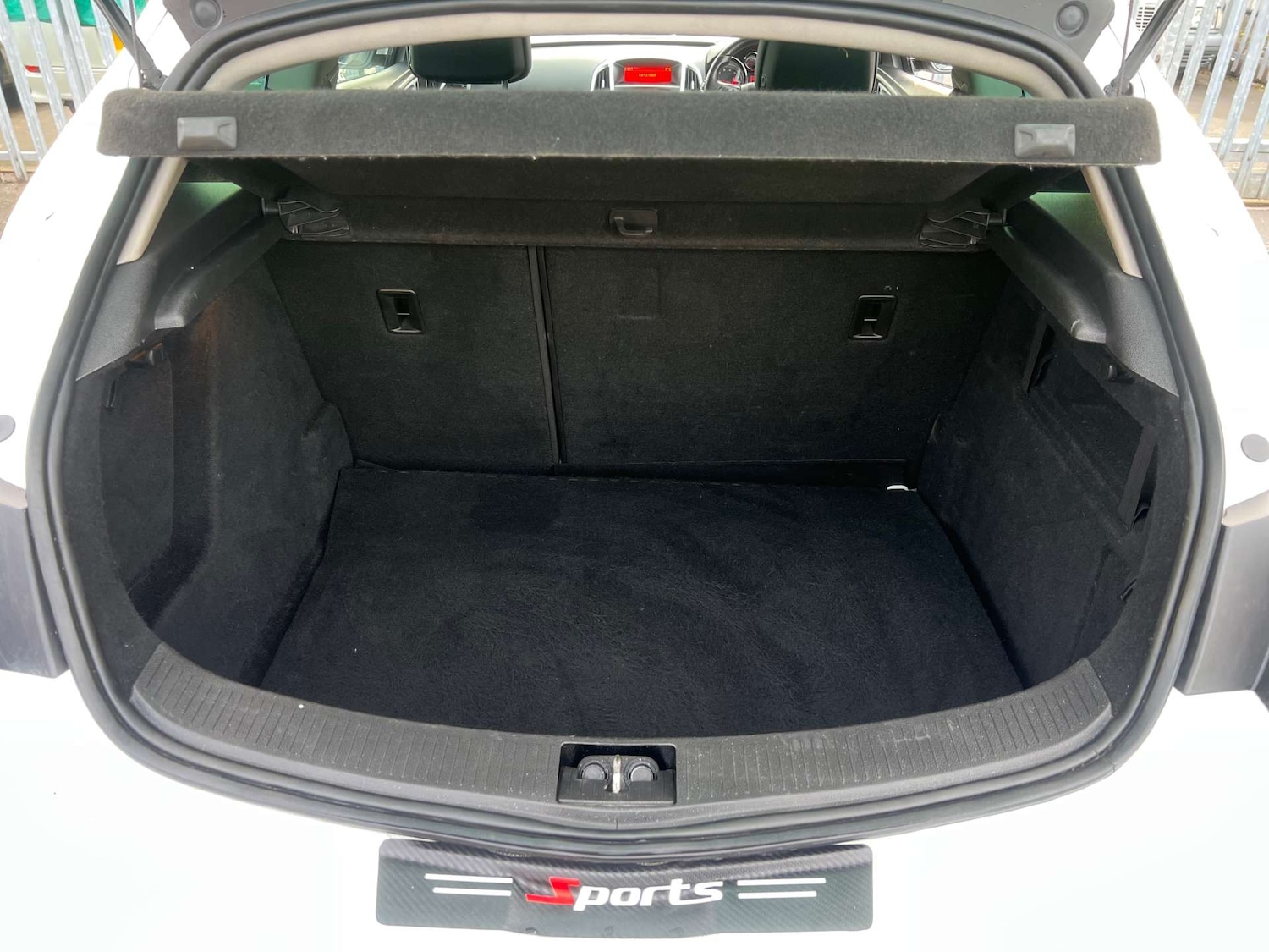 Used Vauxhall Astra 2013 for sale - 76924749: Photo 32