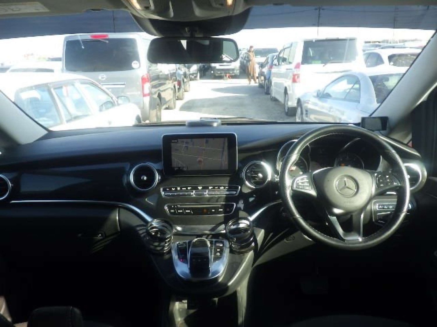 Used Mercedes-Benz V-Class 2015 for sale - 77193214: Photo 2