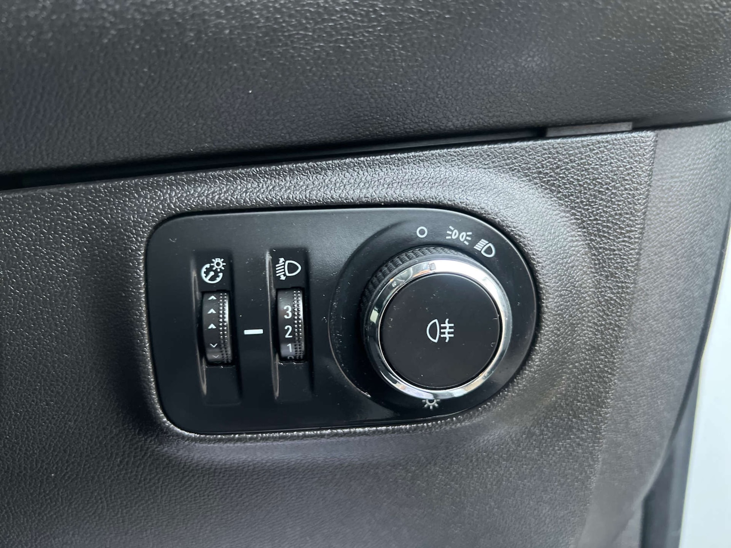 Used Vauxhall ADAM 2015 for sale - 77003505: Photo 28