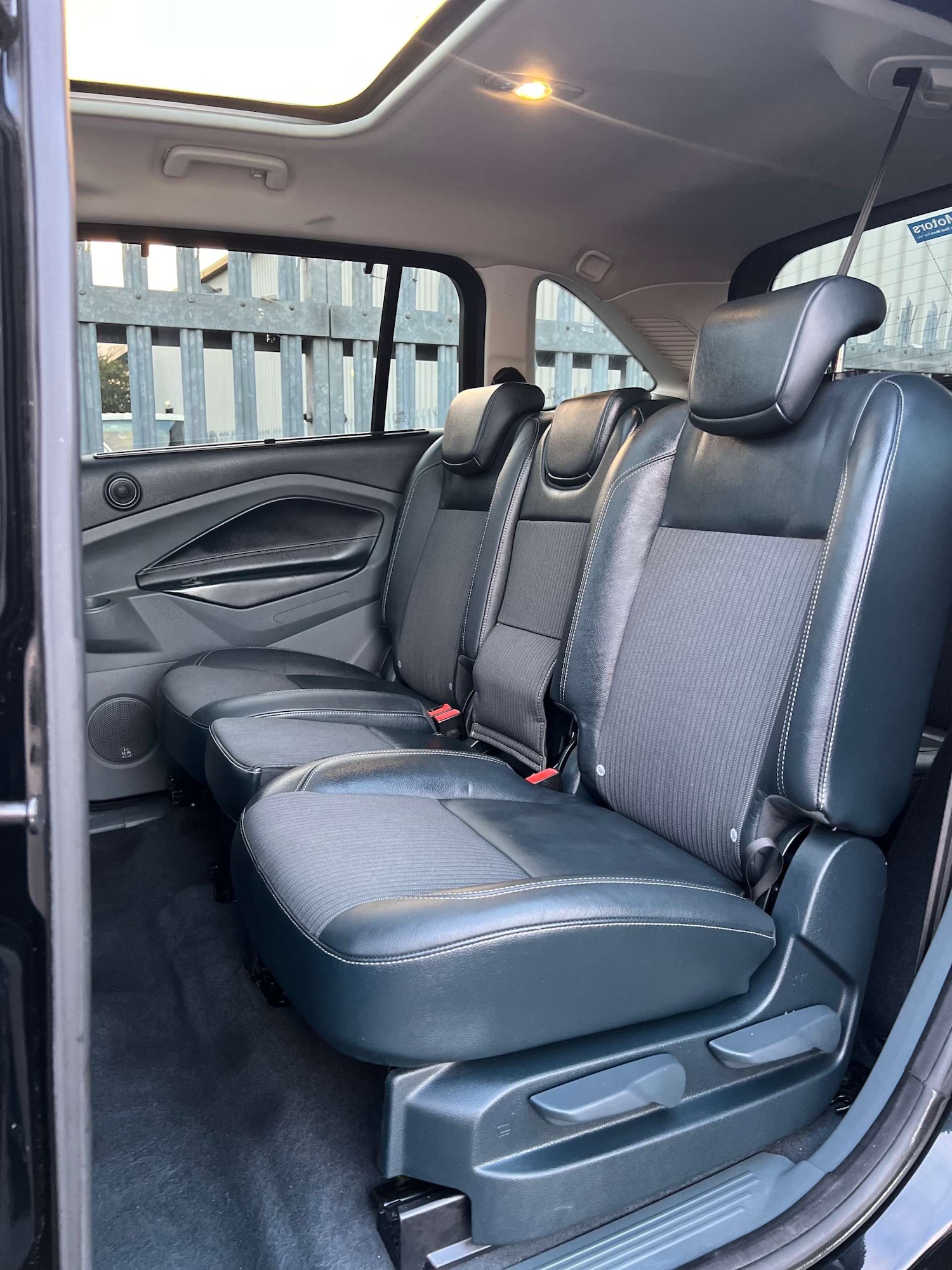 Used Ford Grand C-Max 2015 for sale - 76724038: Photo 28