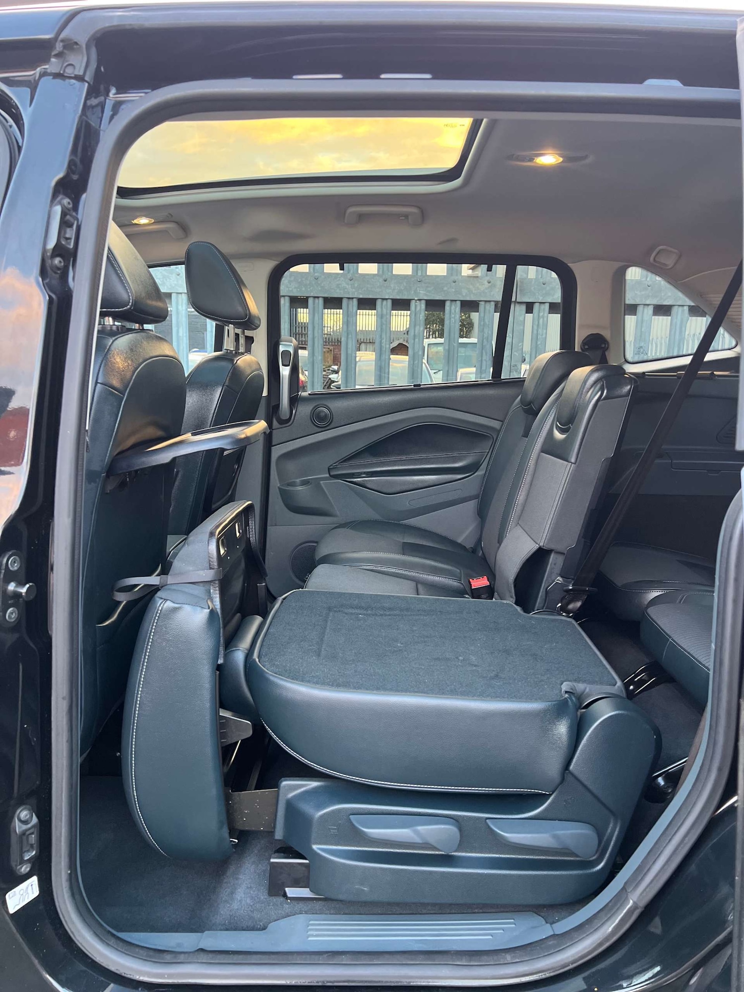 Used Ford Grand C-Max 2015 for sale - 76724038: Photo 30