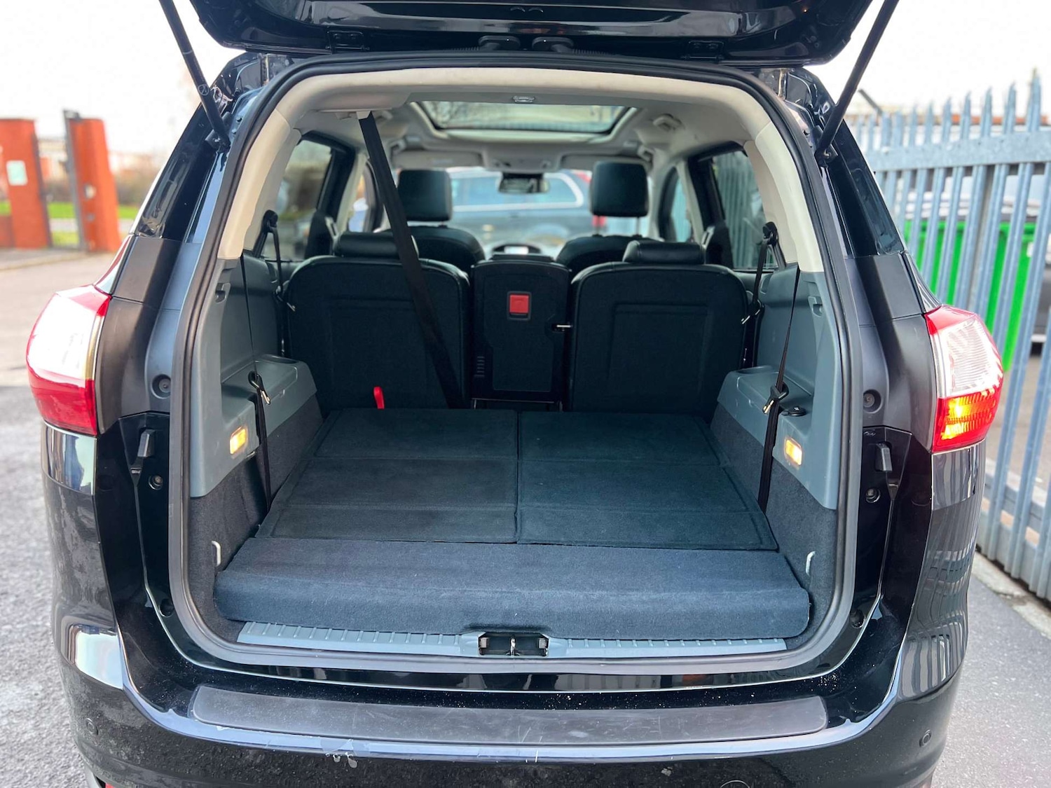 Used Ford Grand C-Max 2015 for sale - 76724038: Photo 37