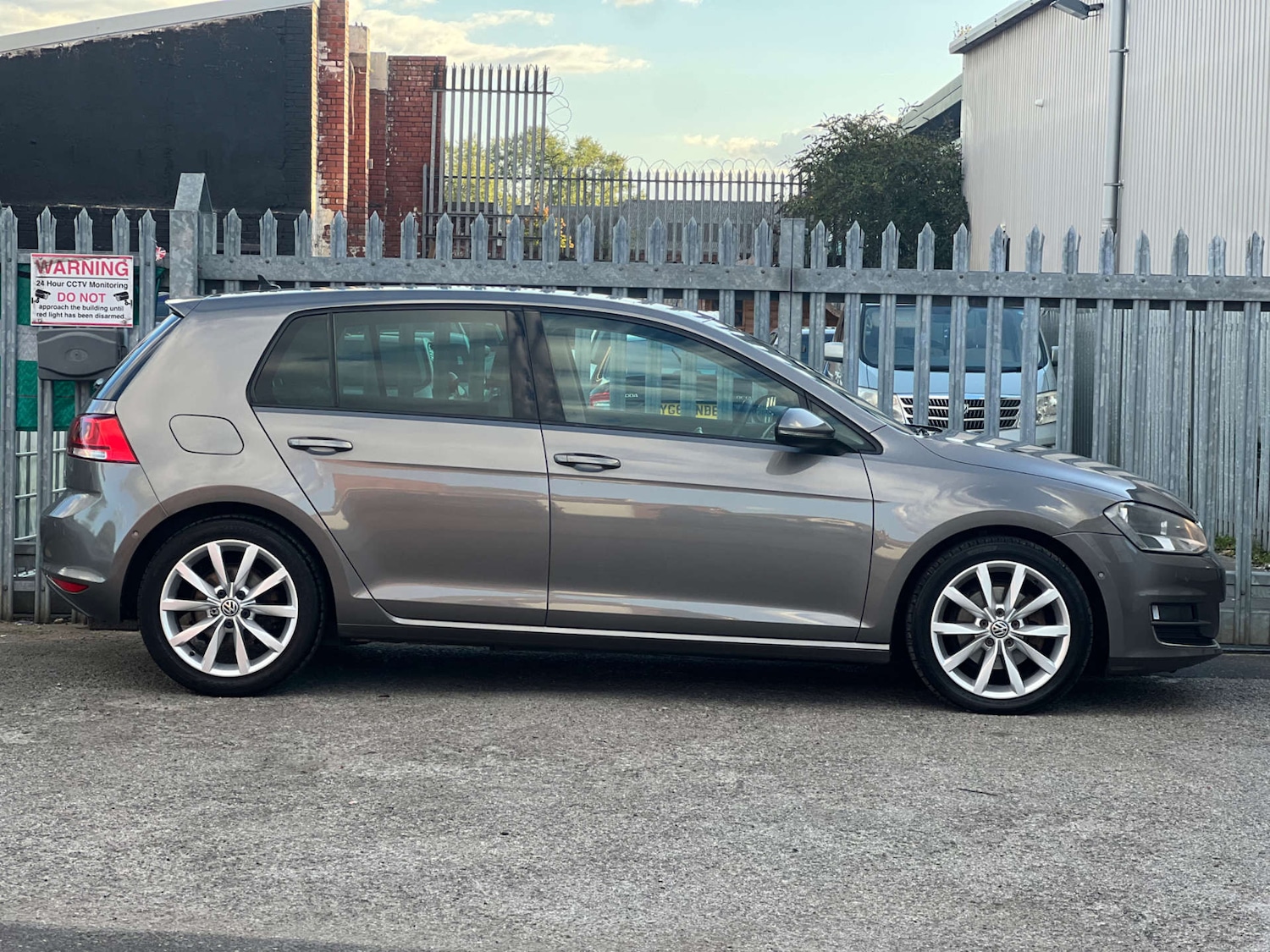 Used Volkswagen Golf 2014 for sale - 76601540: Photo 15