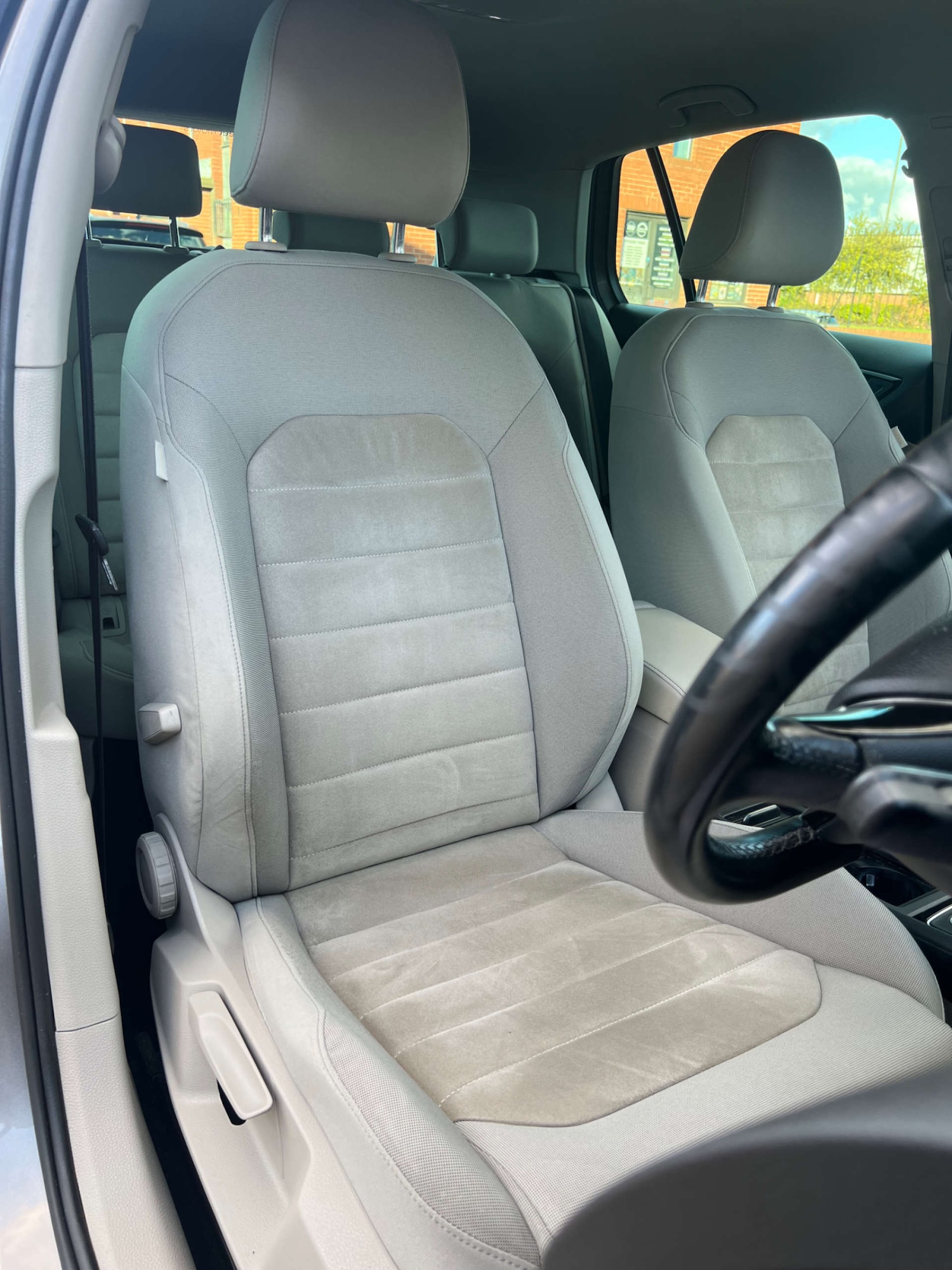 Used Volkswagen Golf 2014 for sale - 76601540: Photo 2