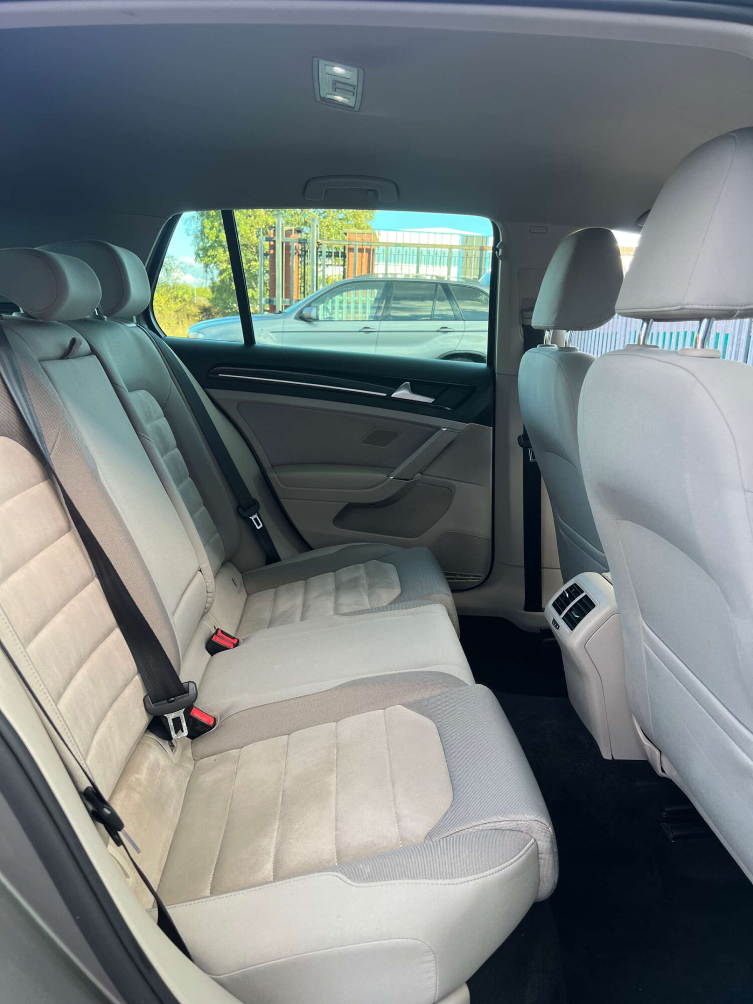 Used Volkswagen Golf 2014 for sale - 76601540: Photo 24