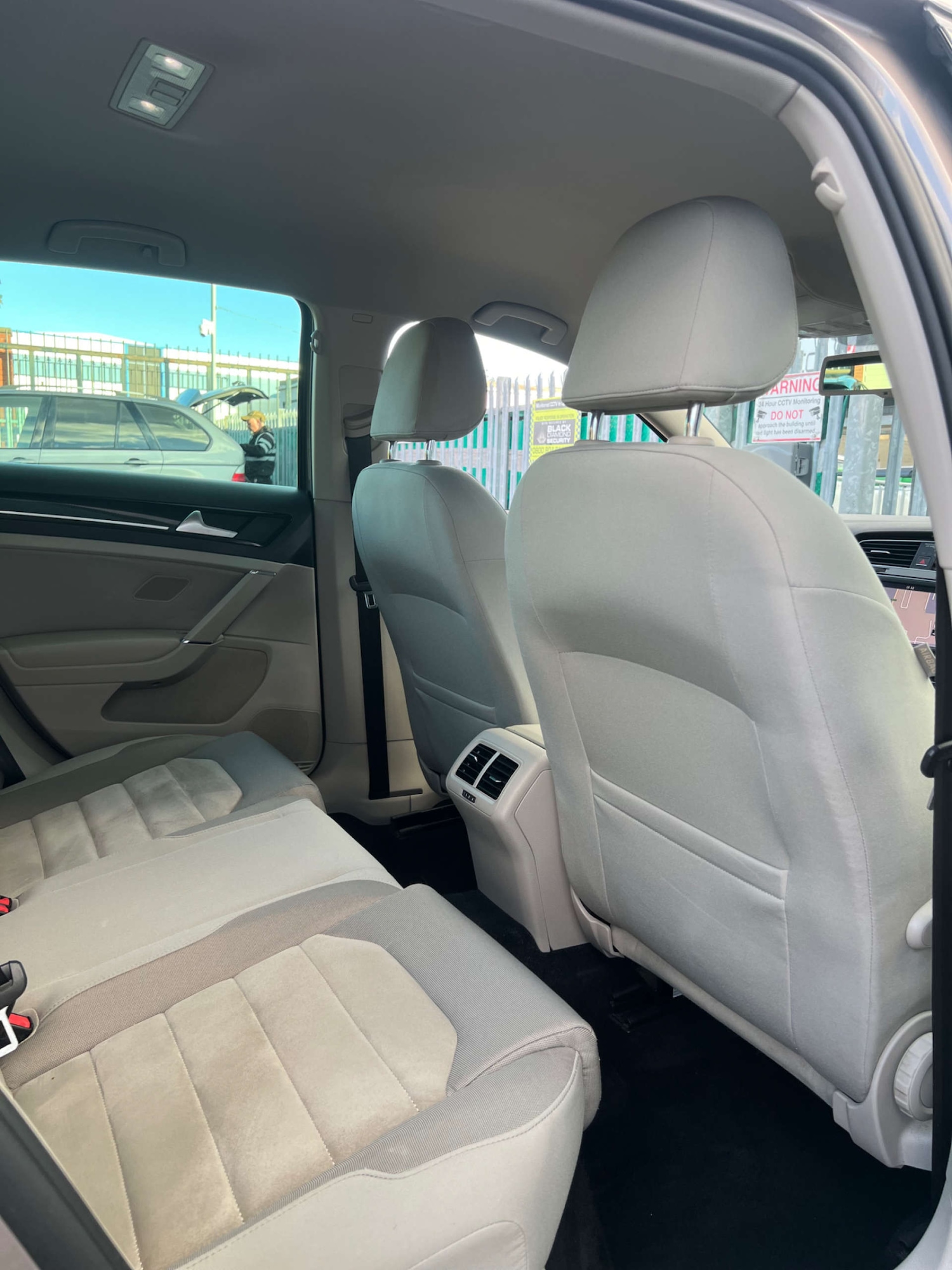 Used Volkswagen Golf 2014 for sale - 76601540: Photo 26