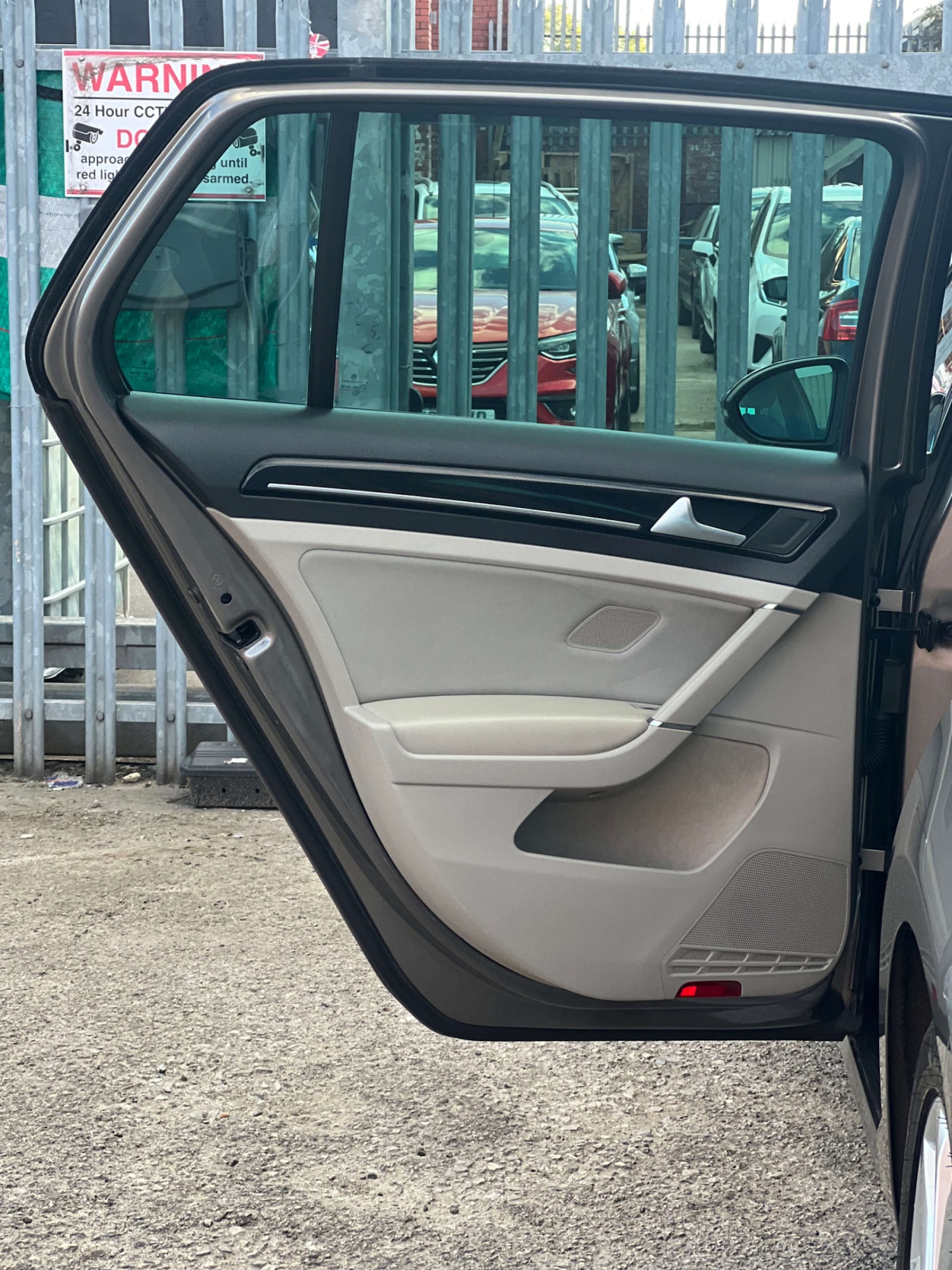 Used Volkswagen Golf 2014 for sale - 76601540: Photo 54