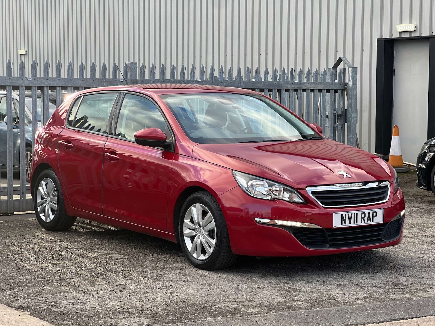 Used Peugeot 308 2015 for sale - 77003506: Photo 1