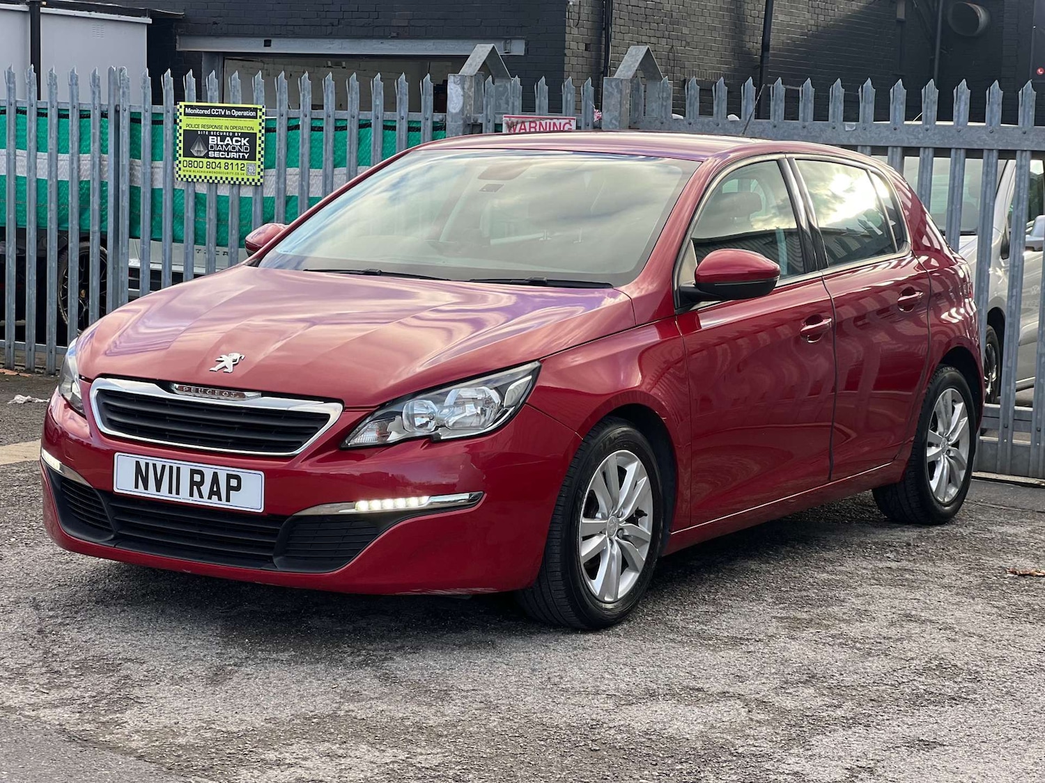 Used Peugeot 308 2015 for sale - 77003506: Photo 3