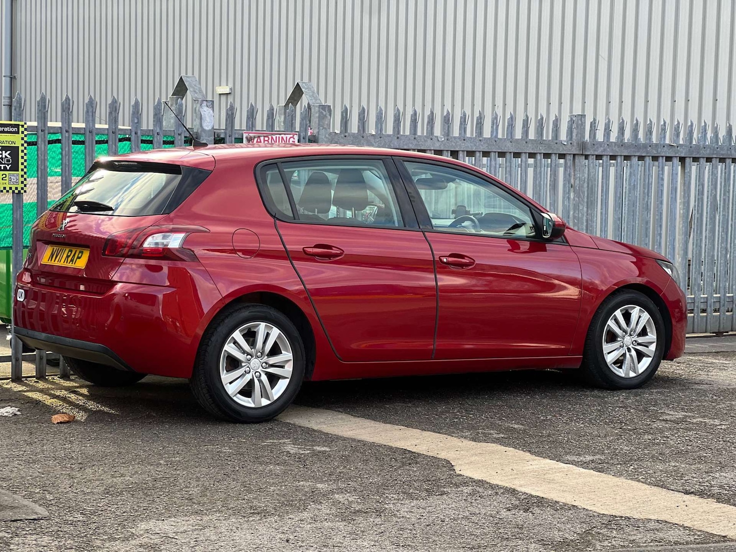 Used Peugeot 308 2015 for sale - 77003506: Photo 8