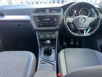 Used Volkswagen Tiguan 2017 for sale - 75534422: Photo