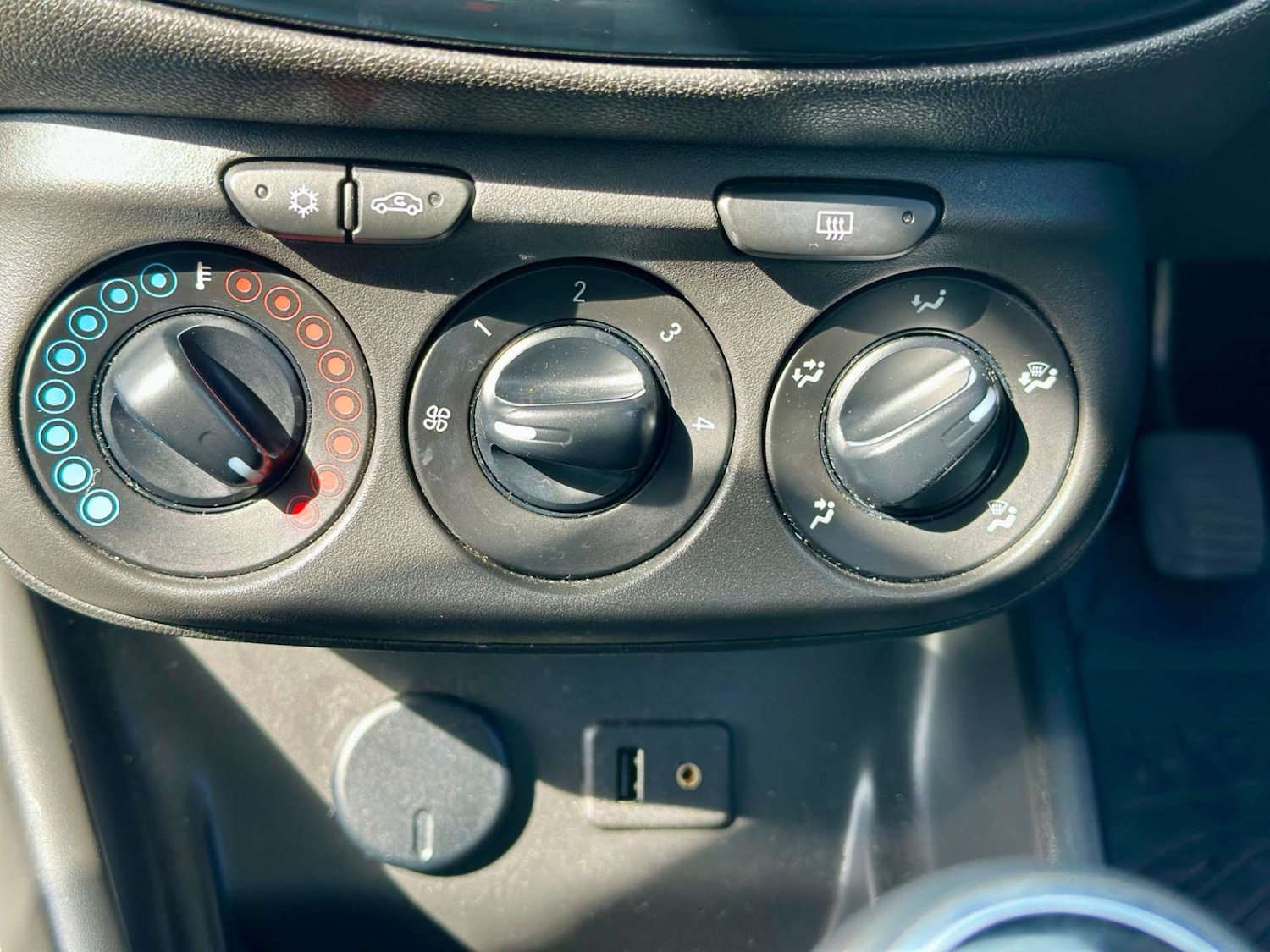 Used Vauxhall Corsa 2015 for sale - 76278106: Photo 16