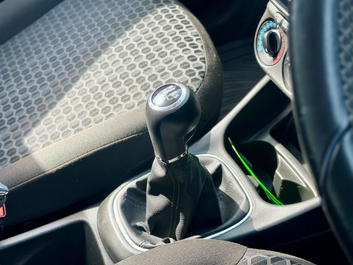 Used Vauxhall Corsa 2015 for sale - 76278106: Photo 28