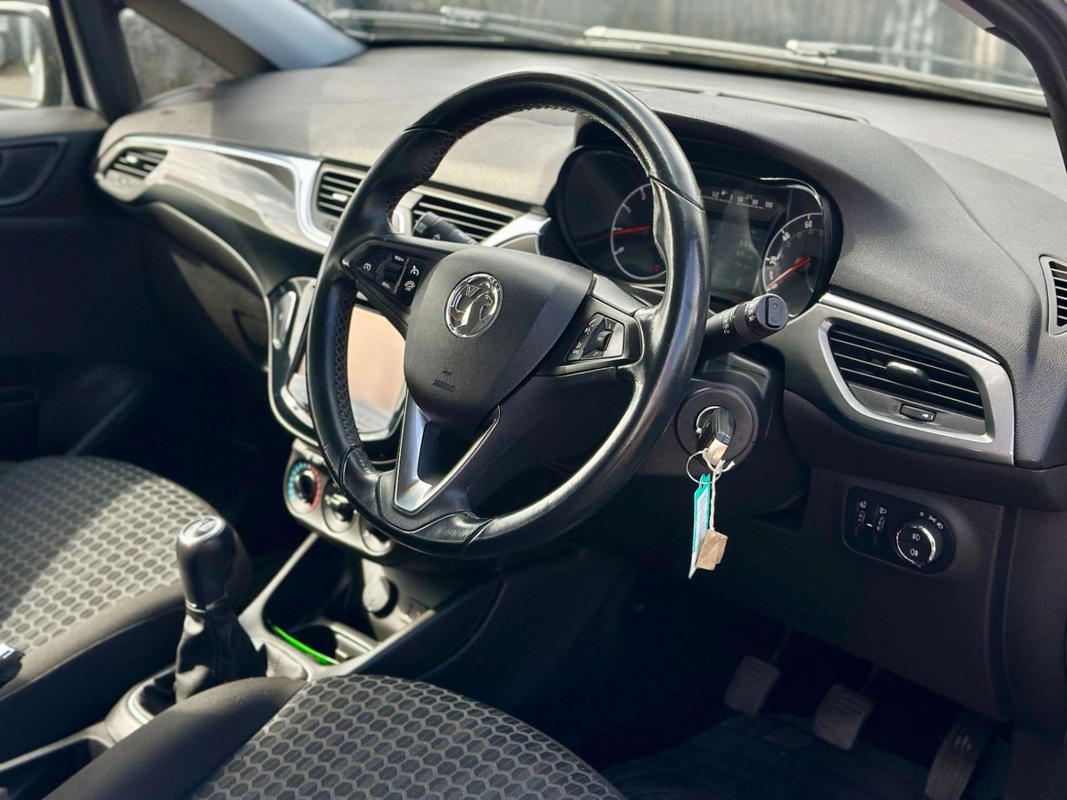 Used Vauxhall Corsa 2015 for sale - 76278106: Photo 8