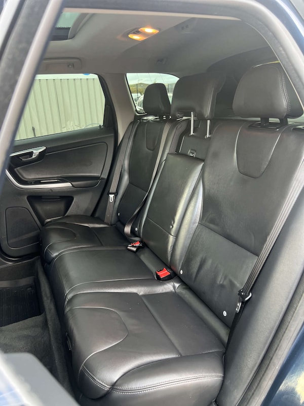 Used Volvo XC60 2015 for sale - 76304416: Photo 28