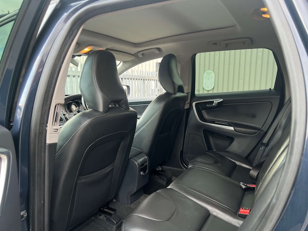 Used Volvo XC60 2015 for sale - 76304416: Photo 32