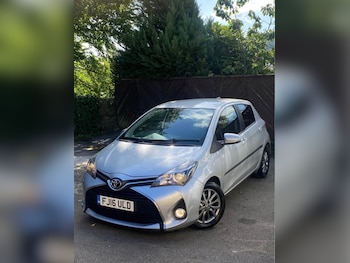 Used Toyota Yaris 2016 for sale - 76127705: Photo