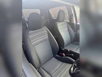 Used Toyota Yaris 2017 for sale - 75948776: Photo