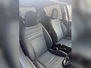 Used Toyota Yaris 2017 for sale - 76127542: Photo